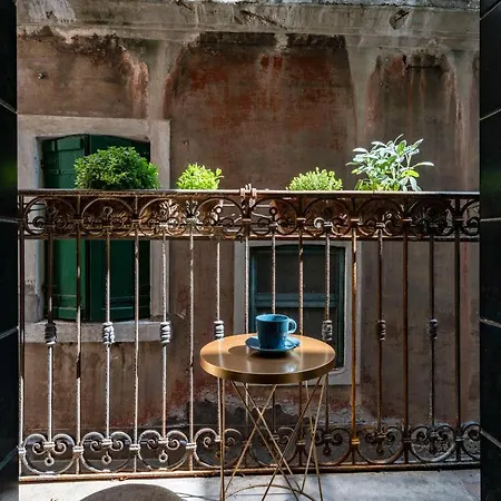 Apartment Cipriani Frari Canal View Venice